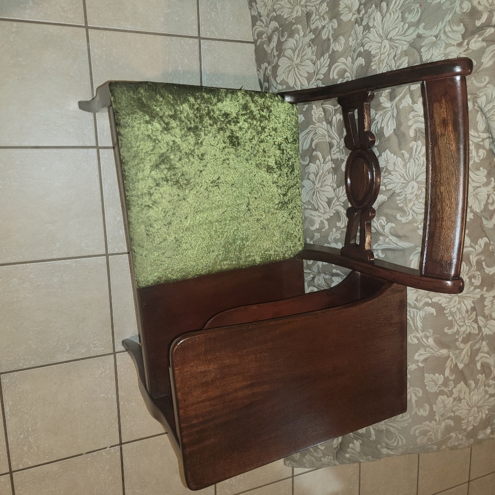 1950's Gossip desk